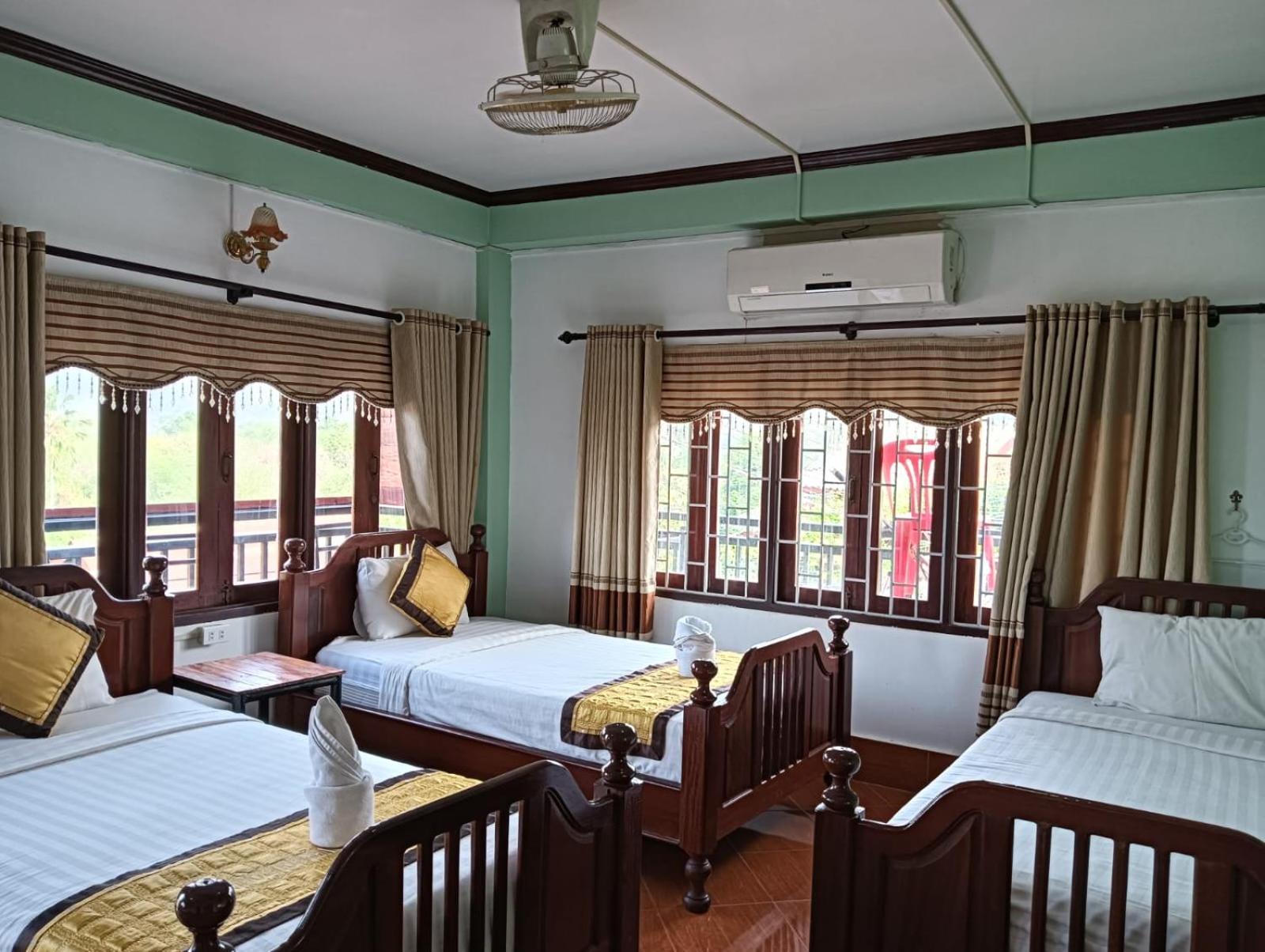 Bountang Mountain View Riverside Hotel Vang Vieng Exterior foto